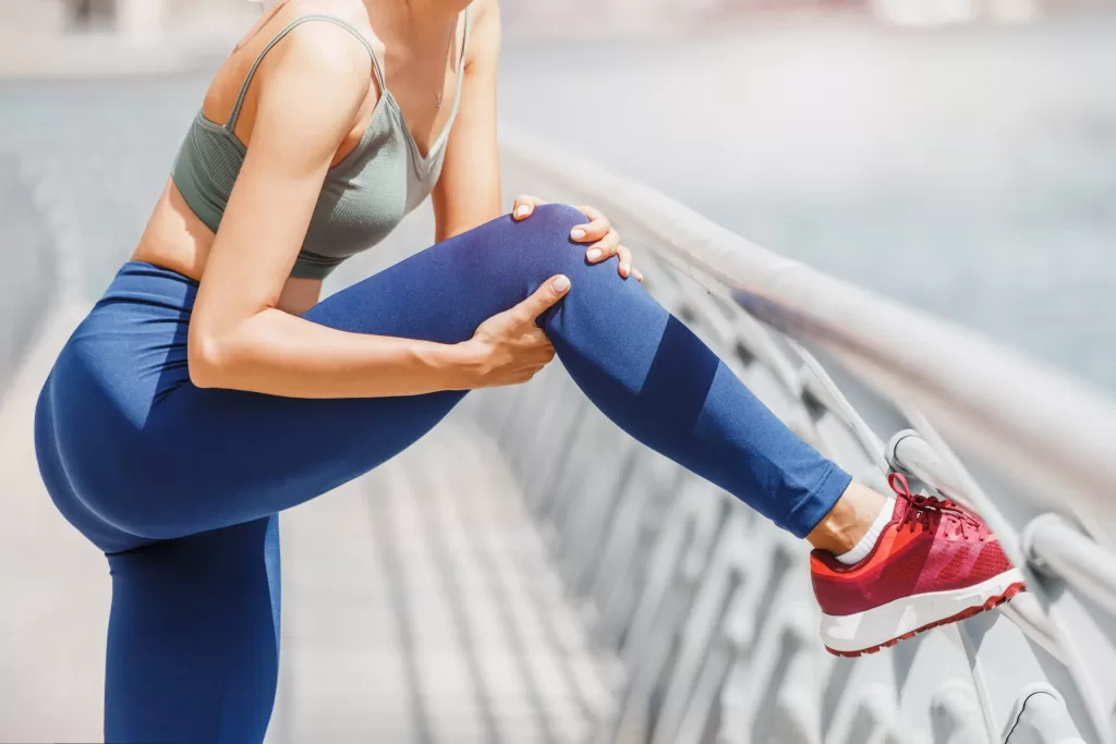 Young-woman-was-running-and-felt-a-sharp-pain-in-the-knee-joint-due-to-a-meniscus-tear-scaled Young woman was running and felt a sharp pain in the knee joint due to a meniscus tear